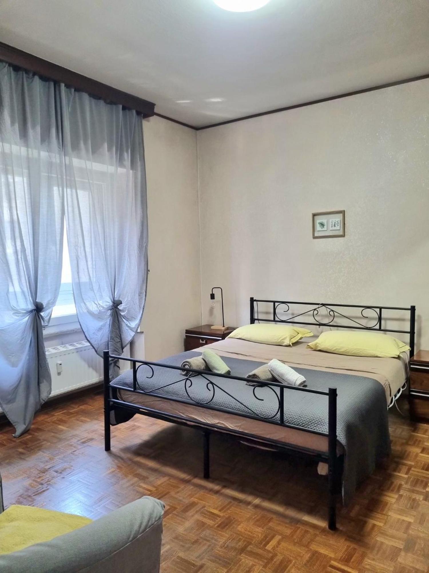 Appartement Ultimo Piano Con Parcheggio à Trieste Extérieur photo