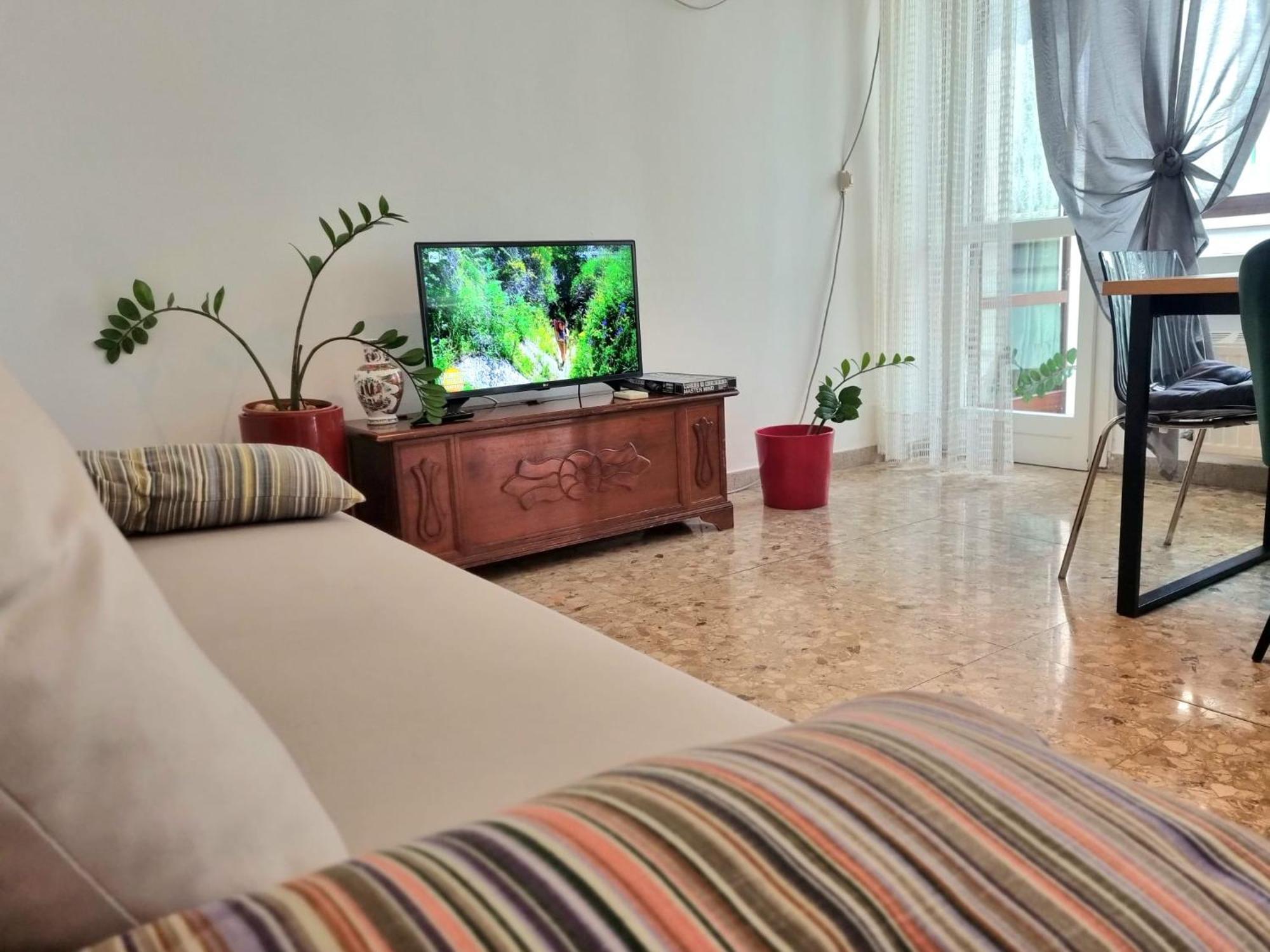 Appartement Ultimo Piano Con Parcheggio à Trieste Extérieur photo